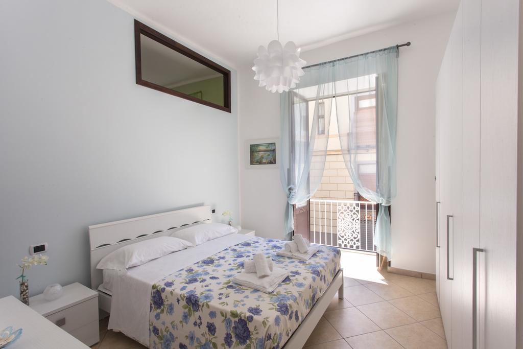 Apartamento San Paolo House Península Sorrentina Habitación foto